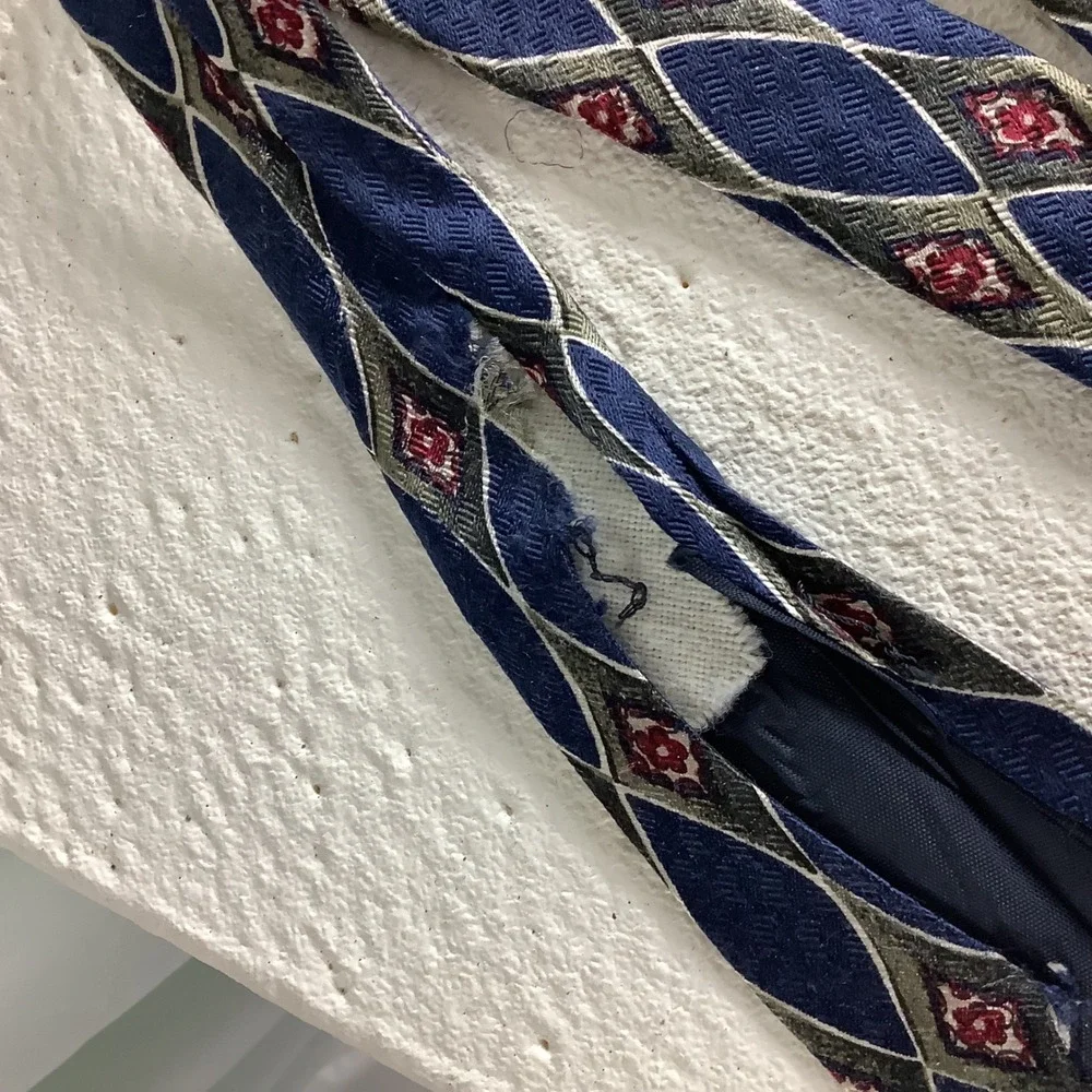 Jos. A. Bank Premier Collection Silk Tie Navy Blue Geometric Diamond Pattern